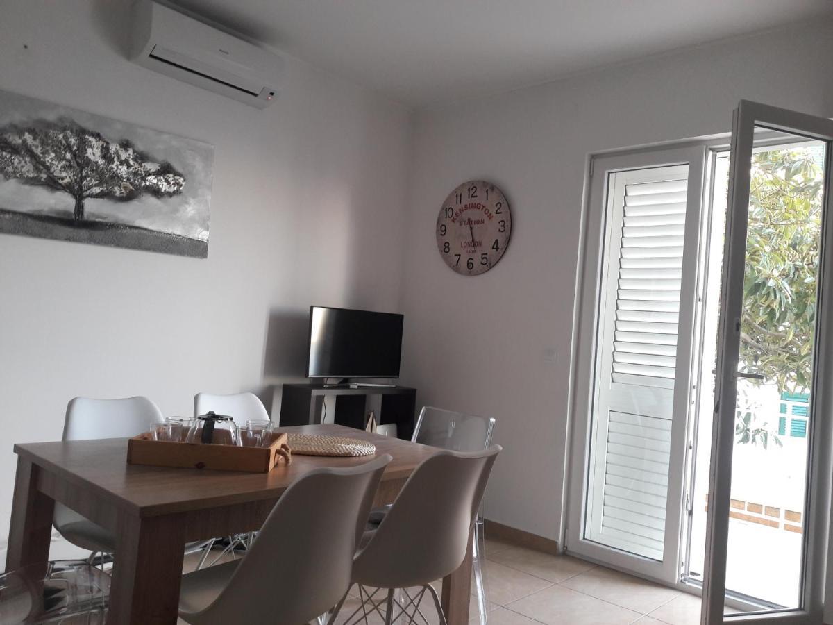 Apartment Tea Primosten Exterior photo