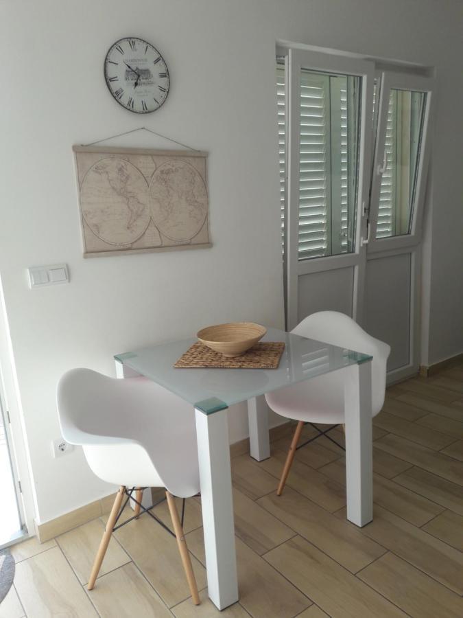 Apartment Tea Primosten Exterior photo