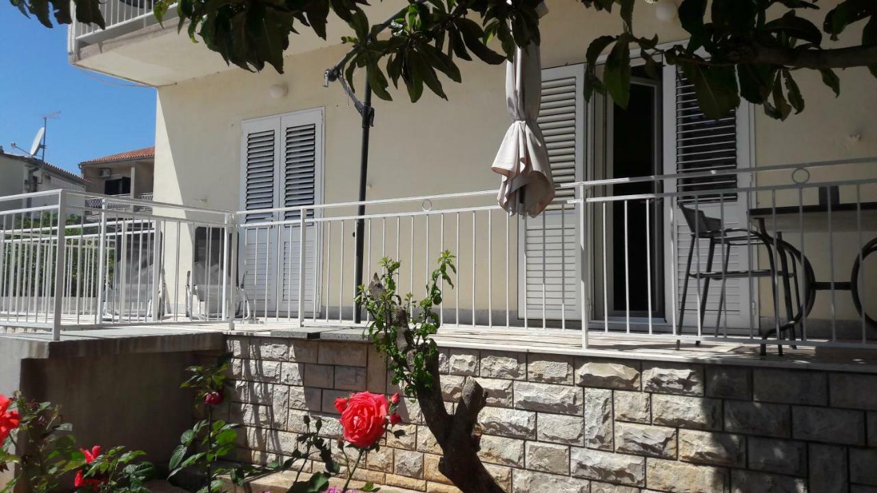 Apartment Tea Primosten Exterior photo
